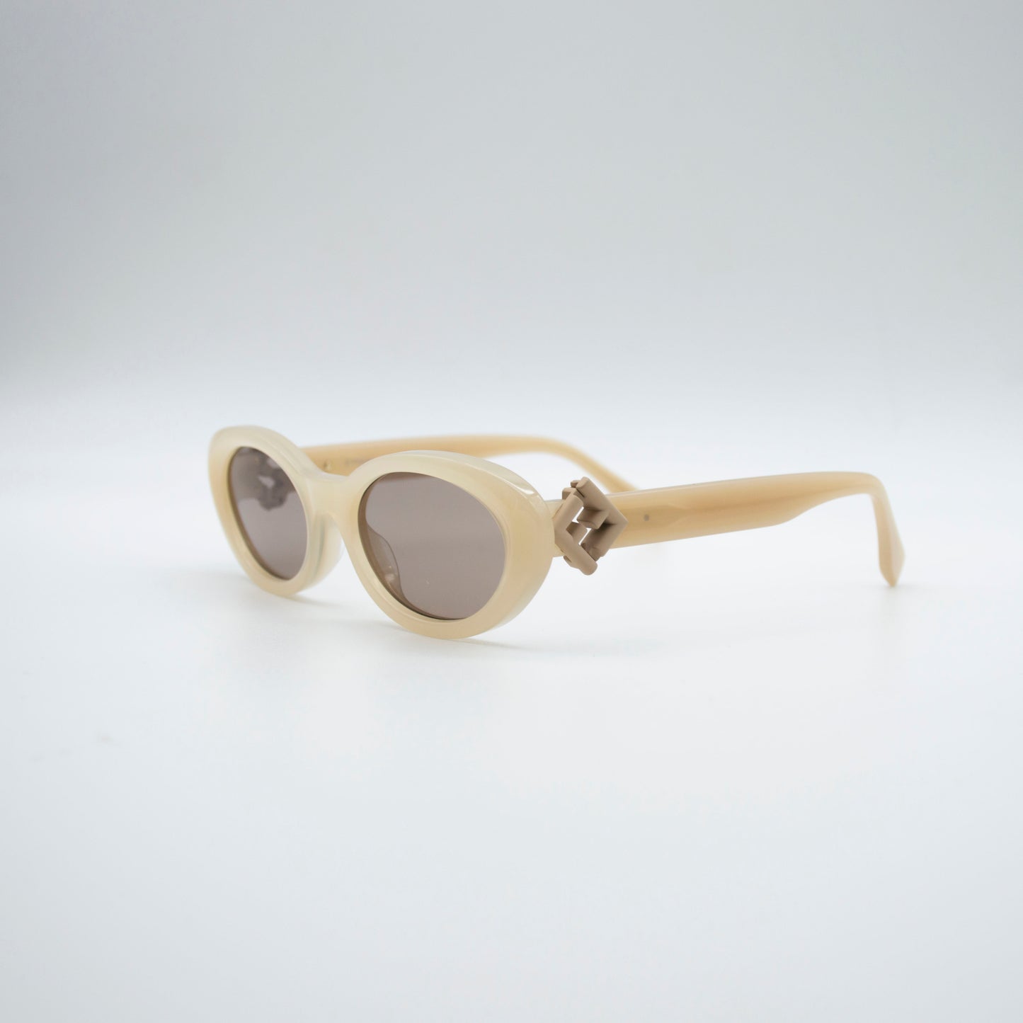 Fendi FE40140U
