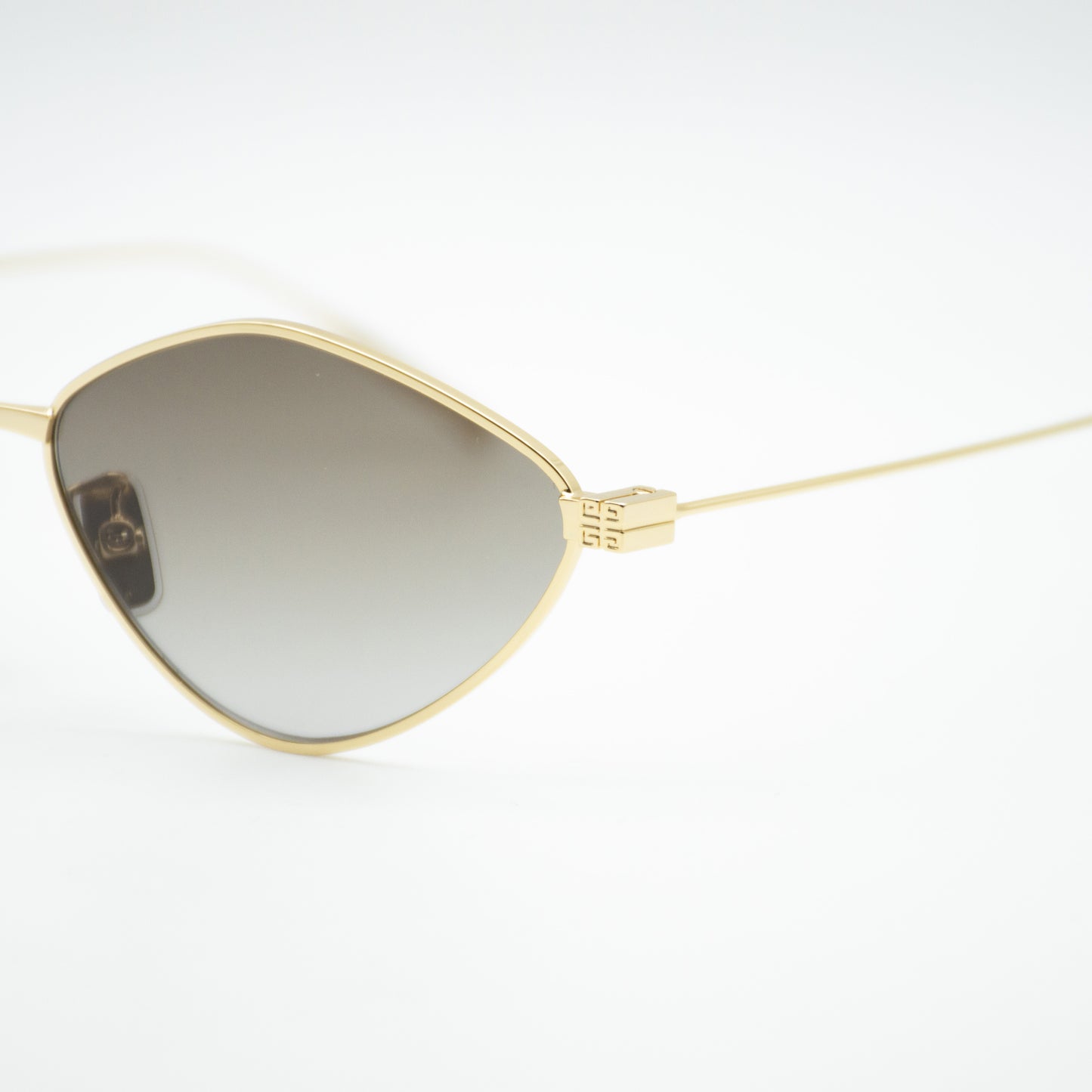Givenchy GV40040U