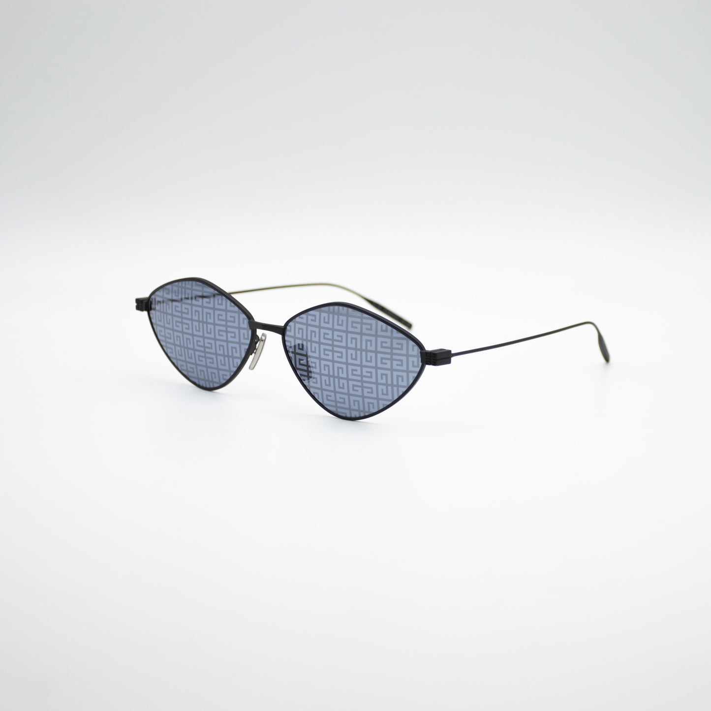 Givenchy GV40040U