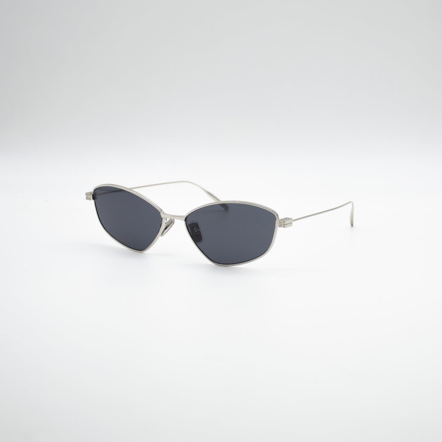 Givenchy GV40059U