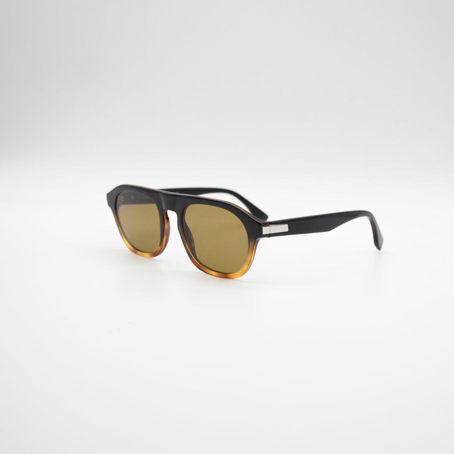 Fendi FE40143I