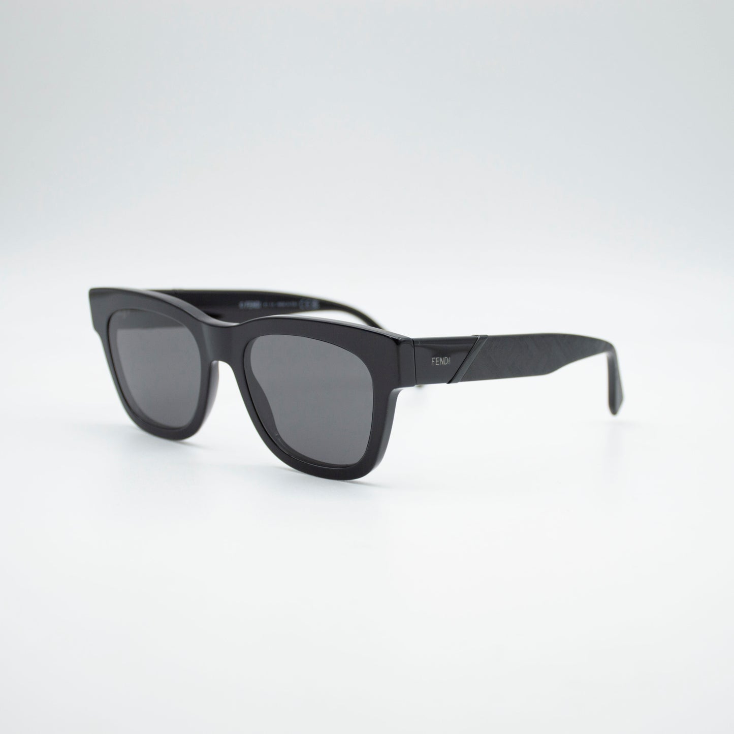 Fendi FE40132I