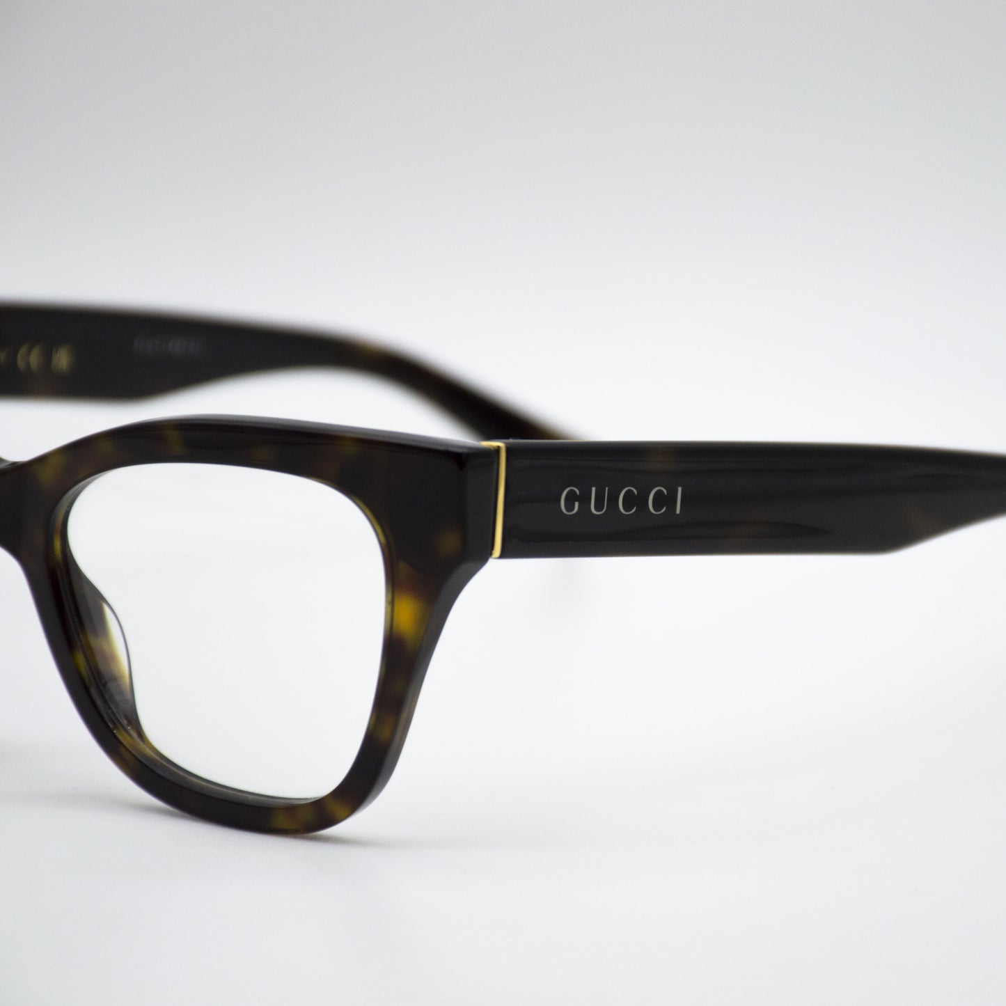 Gucci GG11330