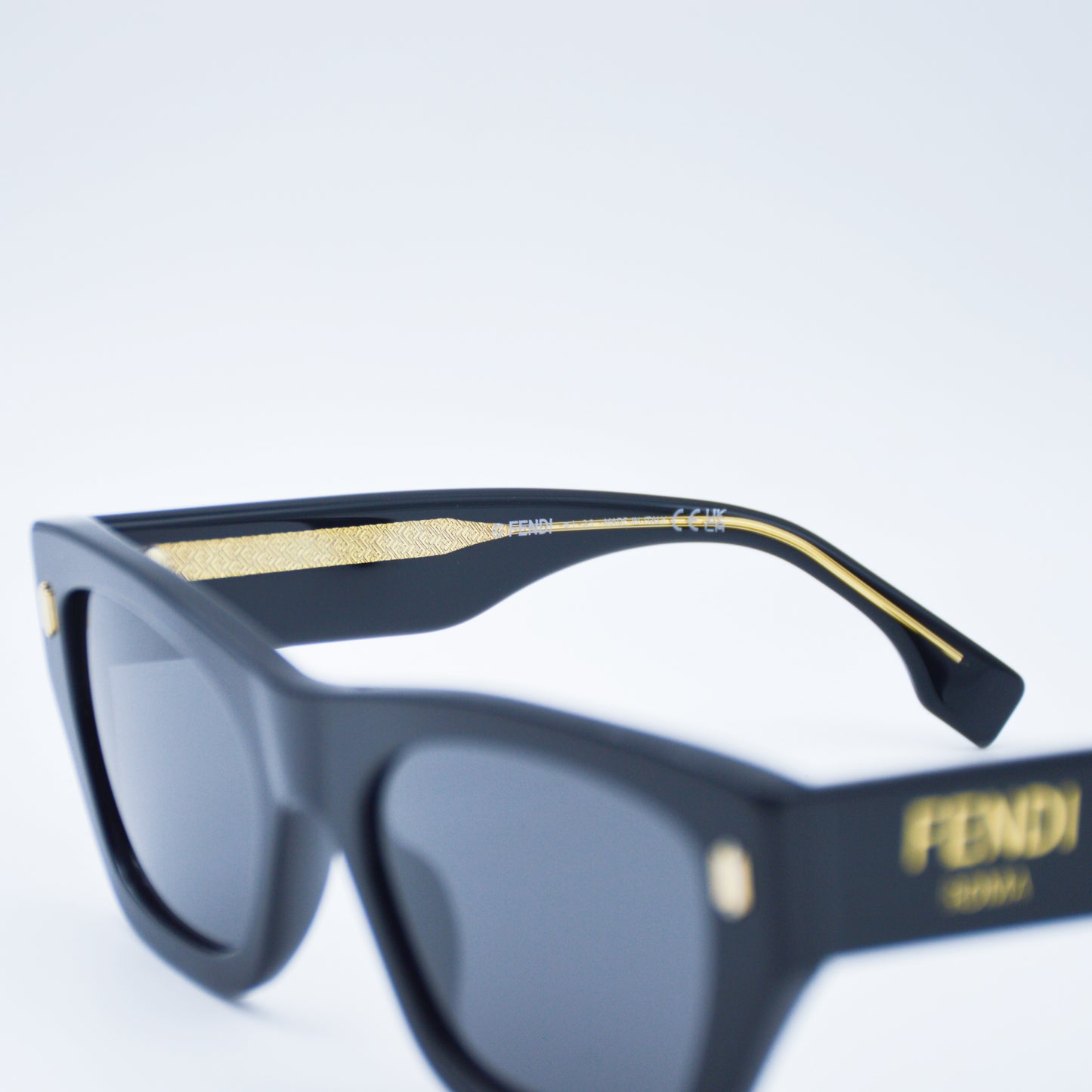 Fendi FE401001